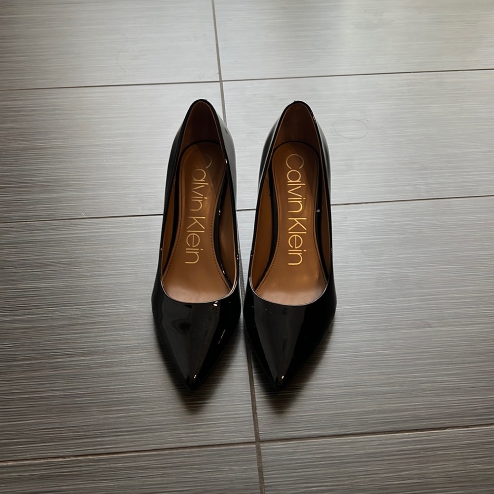 Calvin Klein black Gayle Pumps